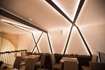 Arredamento sala ristorante su soppalco