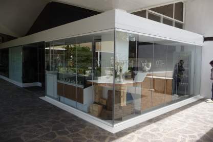 Arredamento banco gelateria e banco cassa