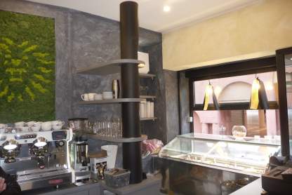 arredamento gelateria con vetrina 18 gusti