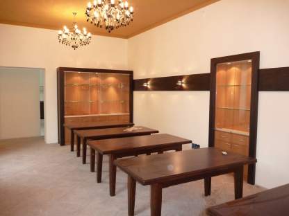 arredamento ristorante con lampadari e nicchie