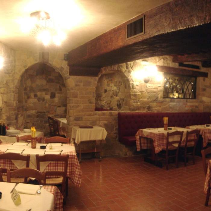 Arredamento ristorante la taverna