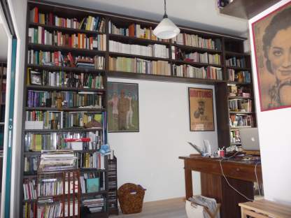 Mobile libreria a parete sullo studio