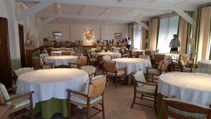 Arredamento del progetto sala ristorante golf club