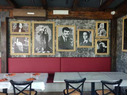 parete con quadri muro