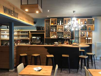 foto della realizzazione del banco bar